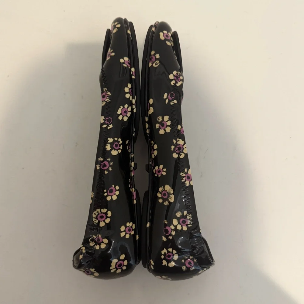 TORY BURCH Minnie Travel Logo Ballet Flats Black Pink Stamped Floral Size 6